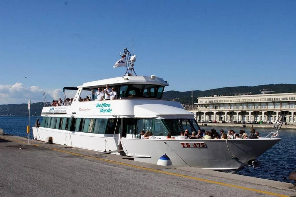 Appartamento In Centro Storico Trieste Luaran gambar