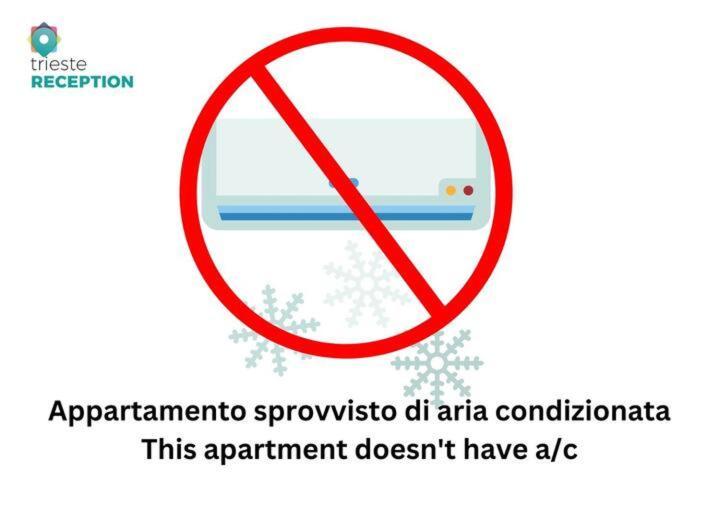 Appartamento In Centro Storico Trieste Luaran gambar